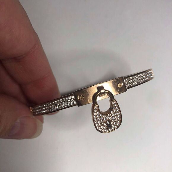 898 Michael Kors rose tone lock crystal sparkle bangle Bracelet - Picture 2 of 3